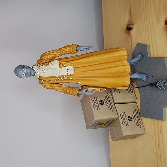 Dawn of the Dead Hare Krishna Zombie figure - Picture 2 of 10